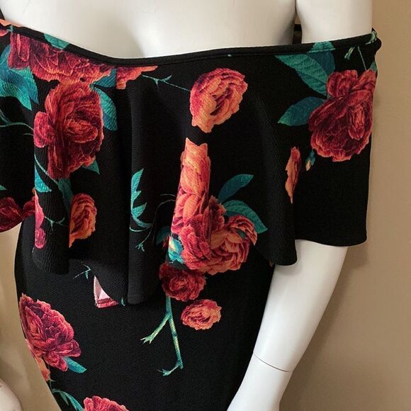 Woman's Off the Shoulder Black Maxi Mermaid Bodycon Dress w/Roses - Size 1X - Picture 6 of 11